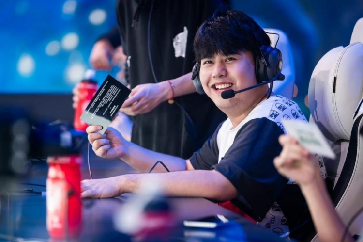 俱乐部将继 俱乐部将继