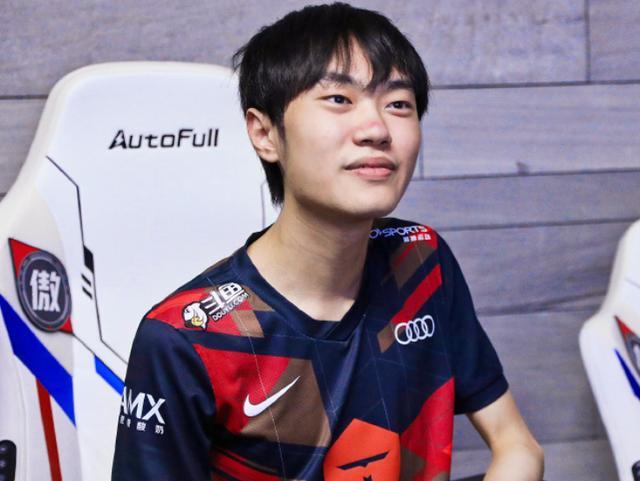 利物浦得以 利物浦得以