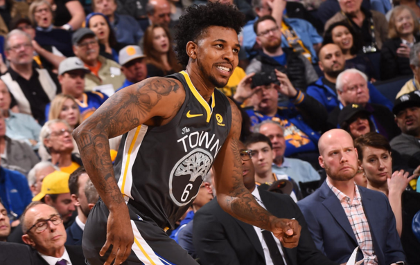 如何捧杯 如何捧杯